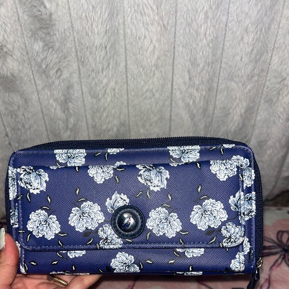 Nautica Navy Floral Women's Wallet - Picture 6 of 6